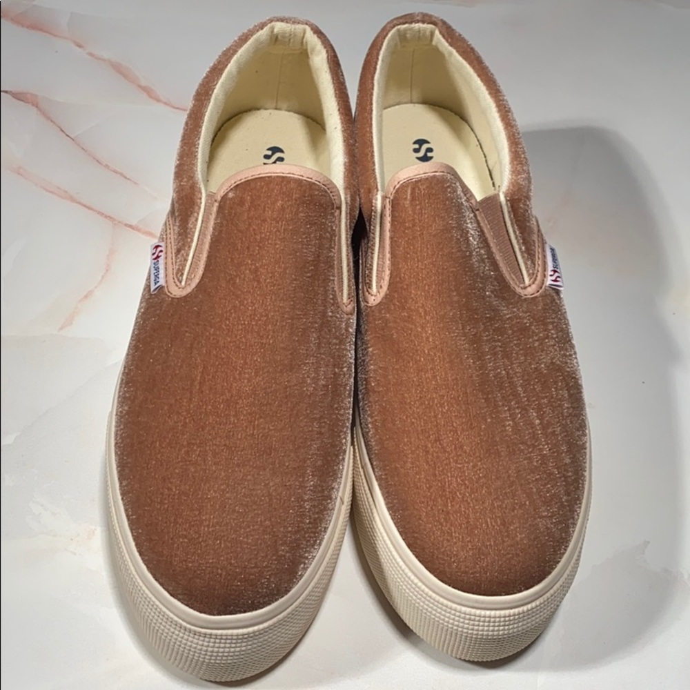 Shoes - Picture 2 of 7